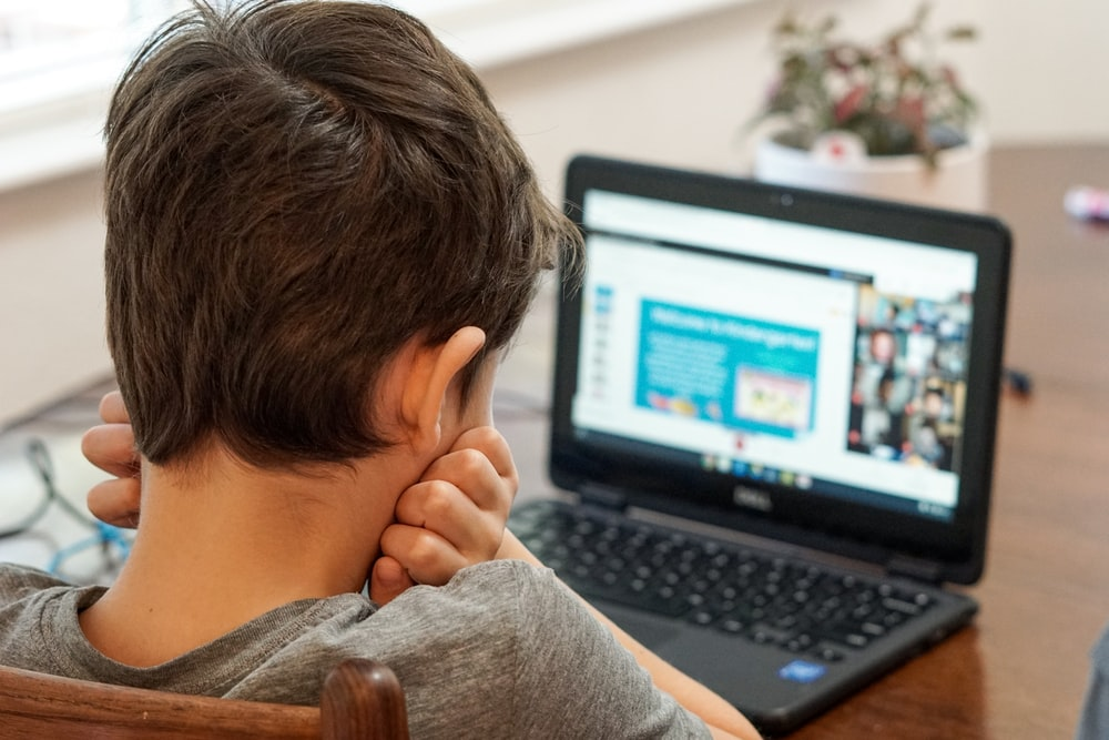 Online Learning: How Can Teachers Keep Students Engaged?